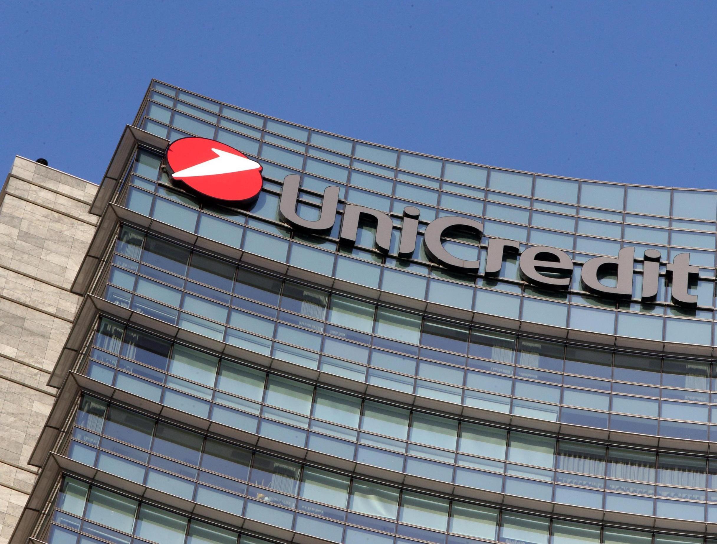 UniCredit taglia 5.500 dipendenti e 450 filiali in Italia.