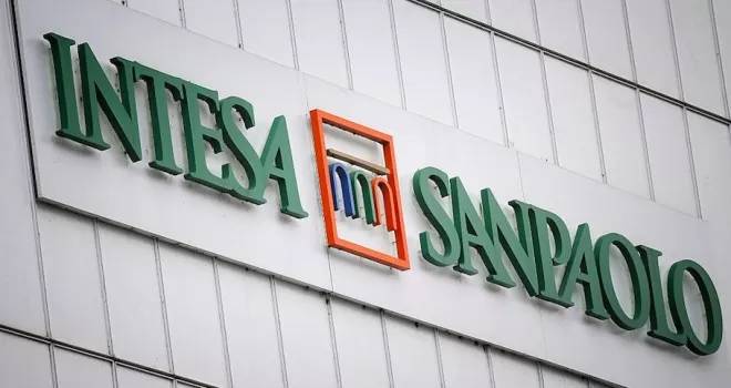 Intesa Sanpaolo, 1.100 Assunzioni e 2000 uscite volontarie: Sottoscritto un positivo accordo